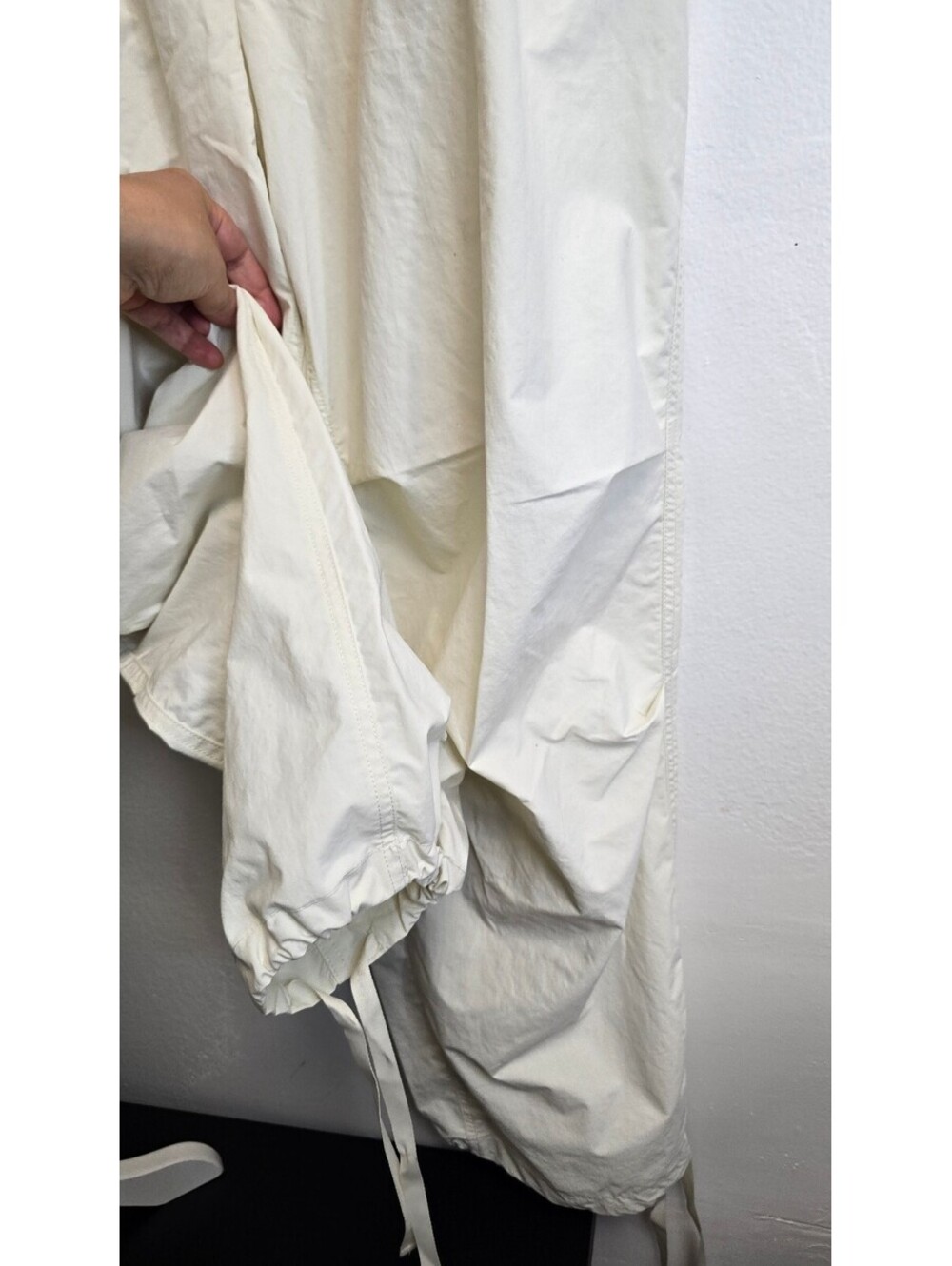 Calvin Klein Jeans Cargo Parachute Pants Ivory M NWT - Picture 8 of 10